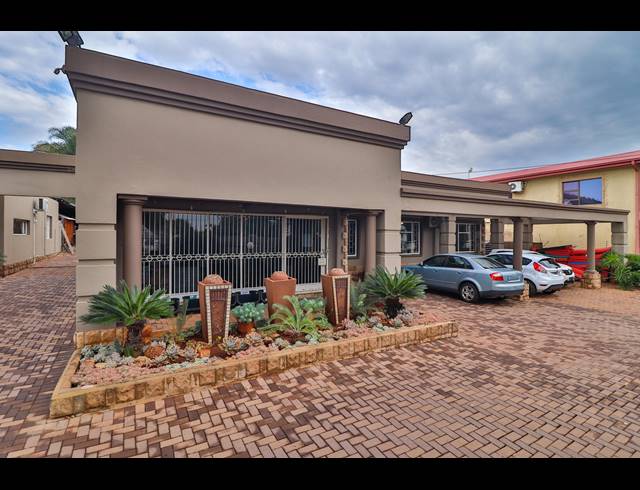 900M² BUSINESS FOR SALE IN SINOVILLE